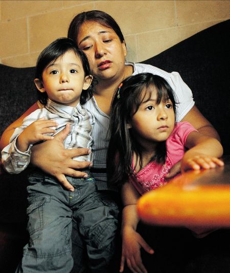 Paola Ortiz and her Canadian-born children, aged 2 and 4