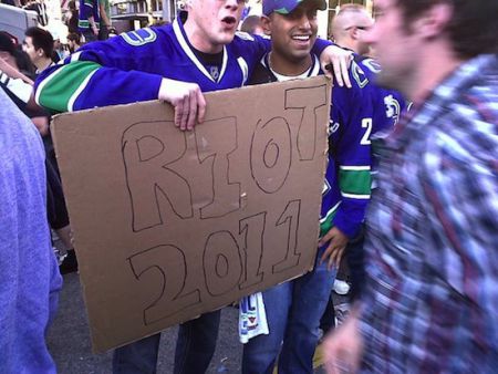 Enthusiastic Canucks fans eagerly anticipate Riot 2011