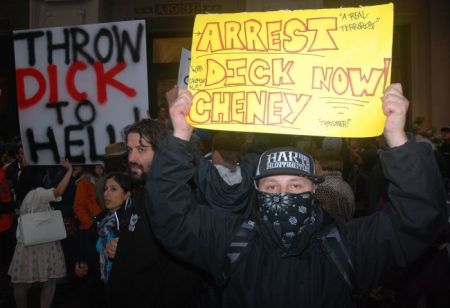 Vancouver resistance to Cheney (Murray Bush - Flux Photo)