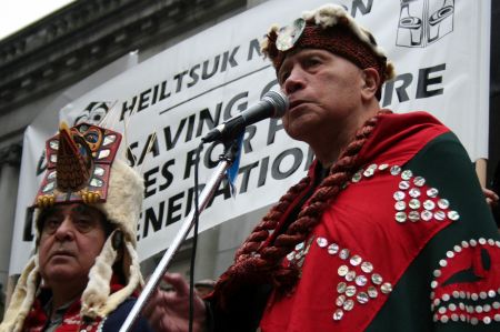 Heiltsuk Nation elder Edwin Newman addresses rally against oil pipelines and tanker traffic. Vancouver, March 26, 2012. Photo: Sandra Cuffe
