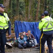 Kinder cops overrun Burnaby Mountain - Protectors arrested