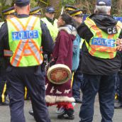 Kinder cops overrun Burnaby Mountain - Protectors arrested