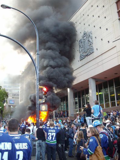 Car burns outside Canada Post building, June 15, 2011