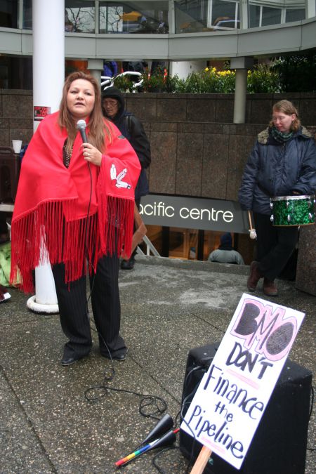 Yinka Dene Alliance spokesperson Geraldine Thomas-Flurer addresses the support rally after the BMO meeting. Vancouver, March 22, 2011. Photo: Sandra Cuffe