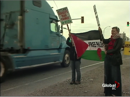 Activists Protest Zim Cargo Ship at Deltaport, Call for a Boycott of Israeli Shipping 